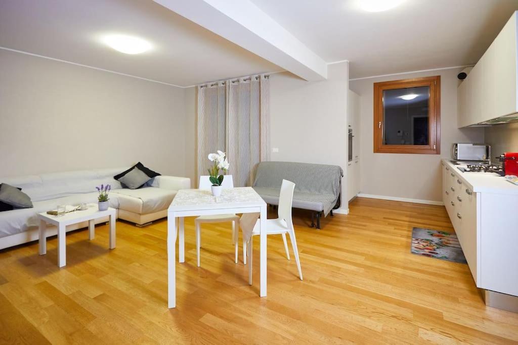 Center Aviano Comfort Suite Free Parking Wifi Exterior foto